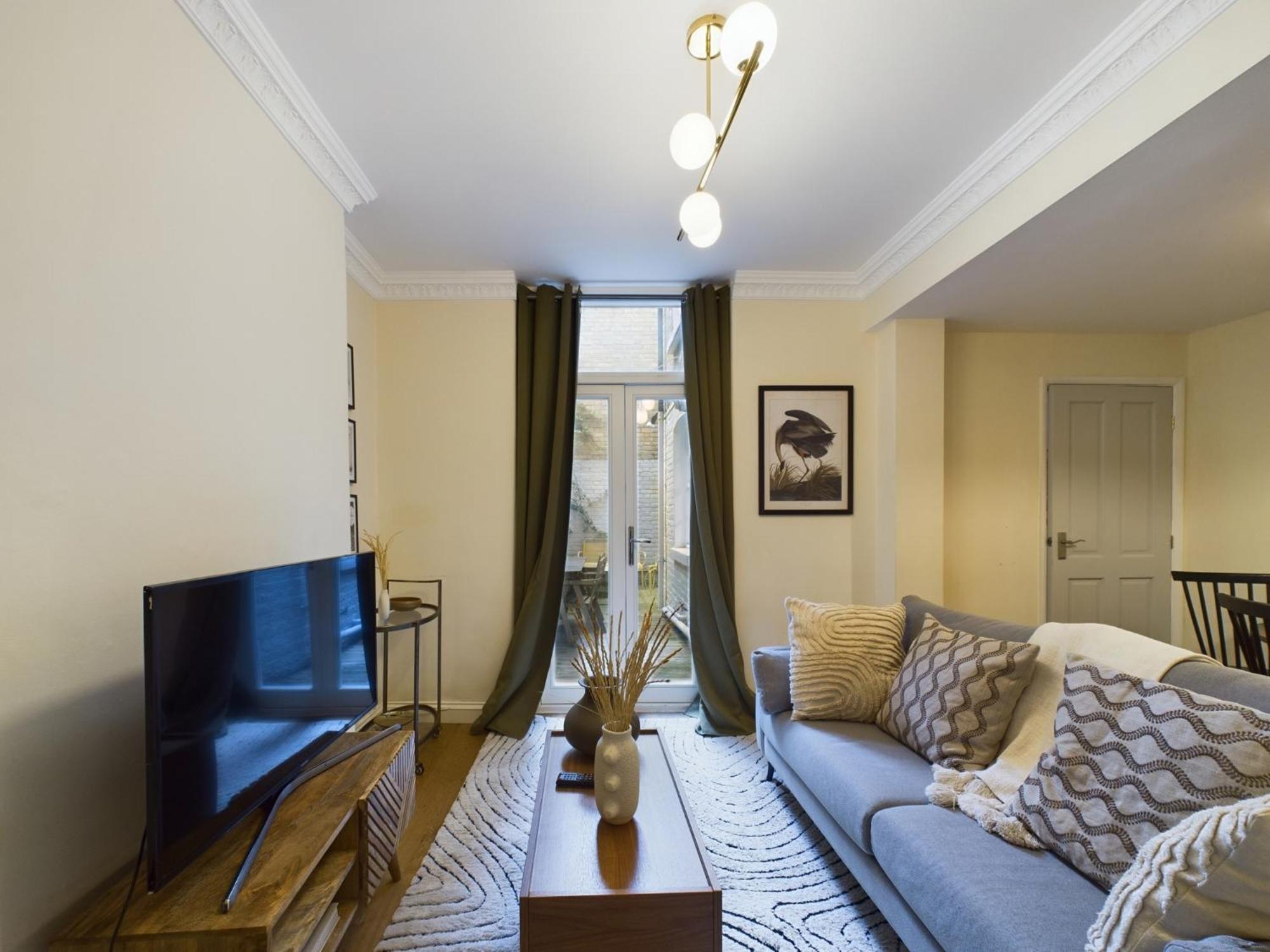 The Pimlico Place - 2bdr With Courtyard * Londra